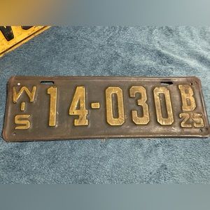 Antique WI License Plate